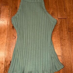 Elegant Sleeveless Ribbed Tank Top in Green